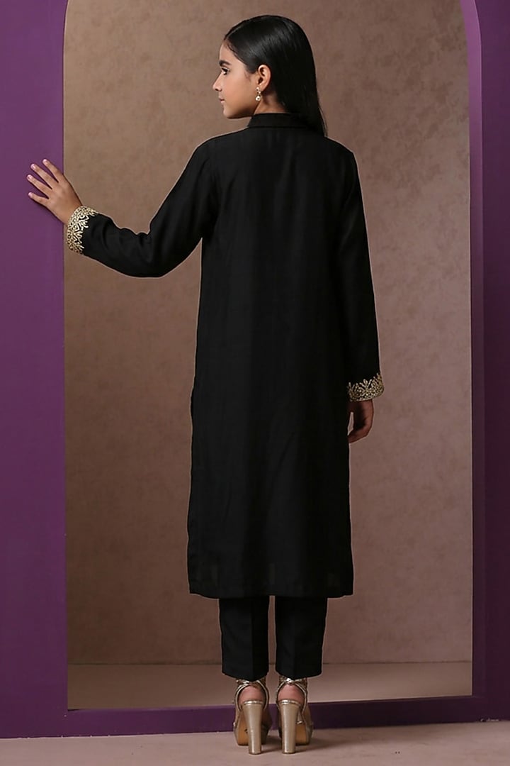 Black Silk Kashmiri Tilla Embroidered Kurta Set For Girls by Wazir C Kids at Pernia's Pop Up Shop