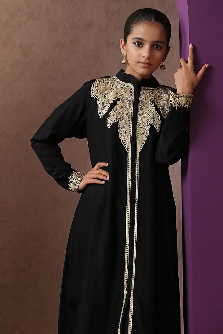 Black Silk Kashmiri Tilla Embroidered Kurta Set For Girls by Wazir C Kids at Pernia's Pop Up Shop