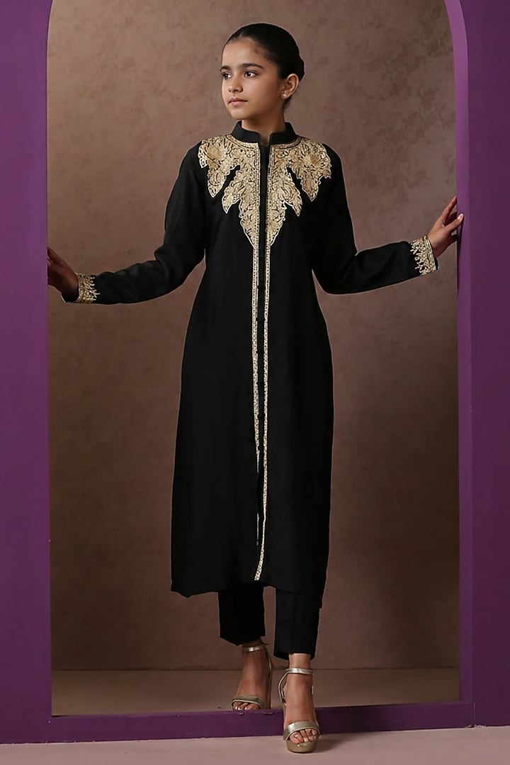 Black Silk Kashmiri Tilla Embroidered Kurta Set For Girls by Wazir C Kids at Pernia's Pop Up Shop