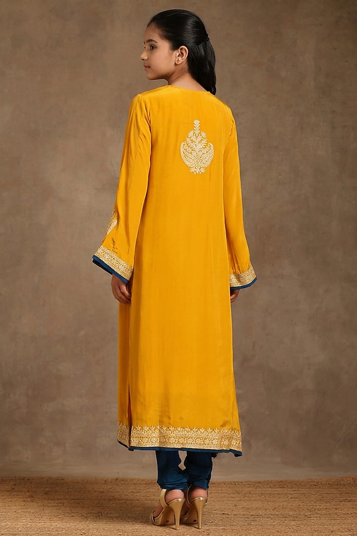 Mustard Crepe Kashmiri Tilla Embroidered Pheran-Style Kurta Set For Girls by Wazir C Kids at Pernia's Pop Up Shop