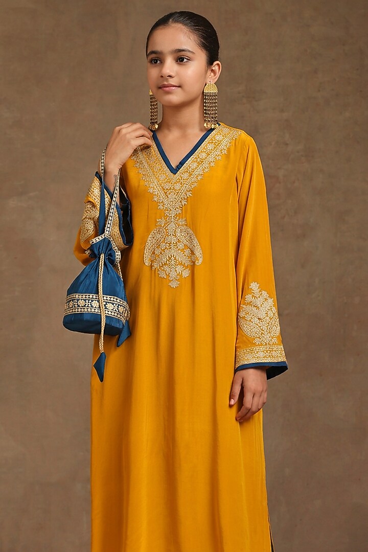 Mustard Crepe Kashmiri Tilla Embroidered Pheran-Style Kurta Set For Girls by Wazir C Kids at Pernia's Pop Up Shop