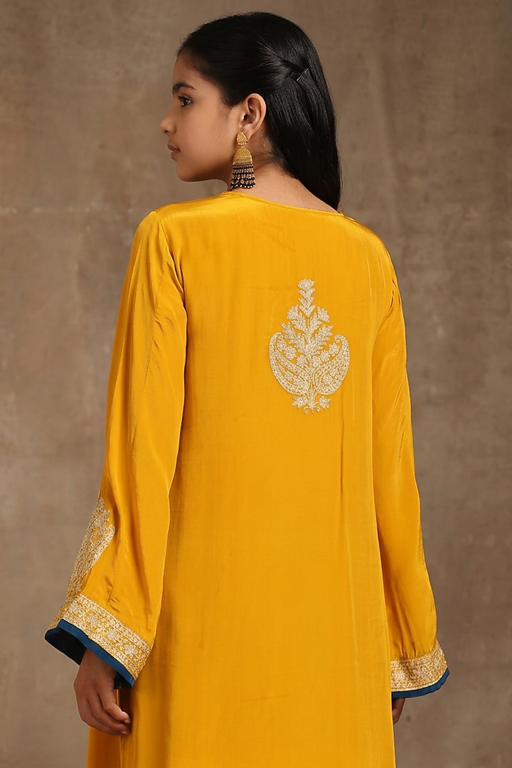 Mustard Crepe Kashmiri Tilla Embroidered Pheran-Style Kurta Set For Girls by Wazir C Kids at Pernia's Pop Up Shop