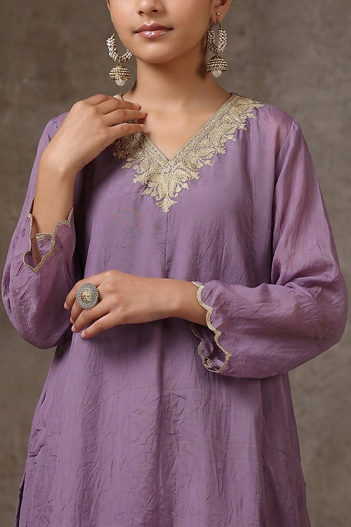 Lavender Crepe & Organza Embroidered Kurta Set For Girls by Wazir C Kids at Pernia's Pop Up Shop