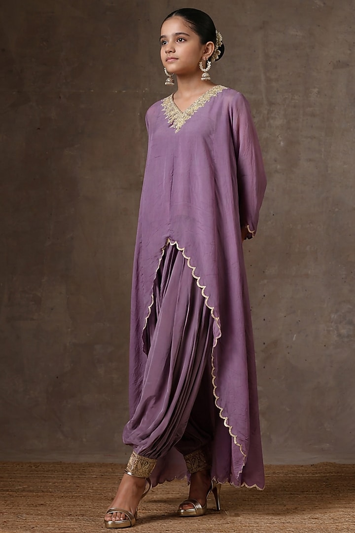Lavender Crepe & Organza Embroidered Kurta Set For Girls by Wazir C Kids at Pernia's Pop Up Shop