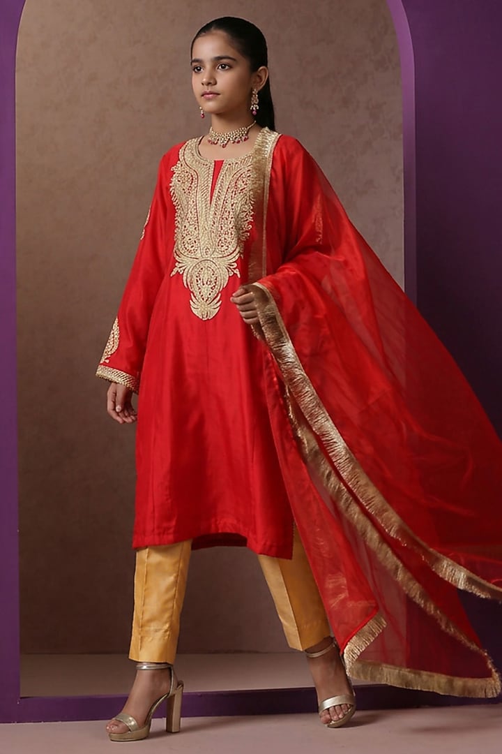 Red Crepe & Silk Embroidered Kurta Set For Girls by Wazir C Kids at Pernia's Pop Up Shop