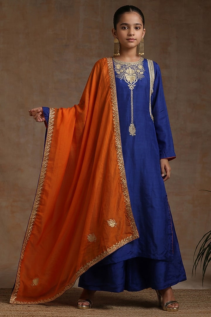 Blue Silk Embroidered Kurta Set For Girls by Wazir C Kids at Pernia's Pop Up Shop