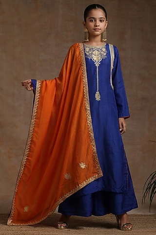 Blue Silk Embroidered Kurta Set For Girls by Wazir C Kids