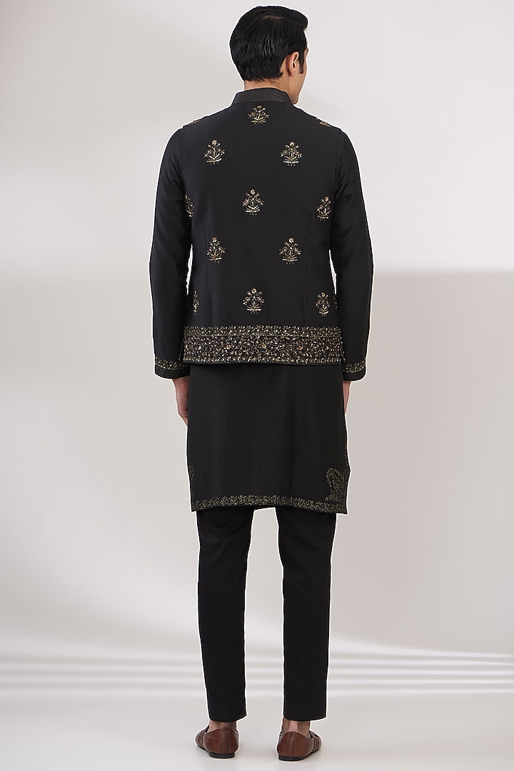 Black Cotton Silk Aari Embroidered Bundi Jacket Set by Wabi Sabi Men at Pernia's Pop Up Shop