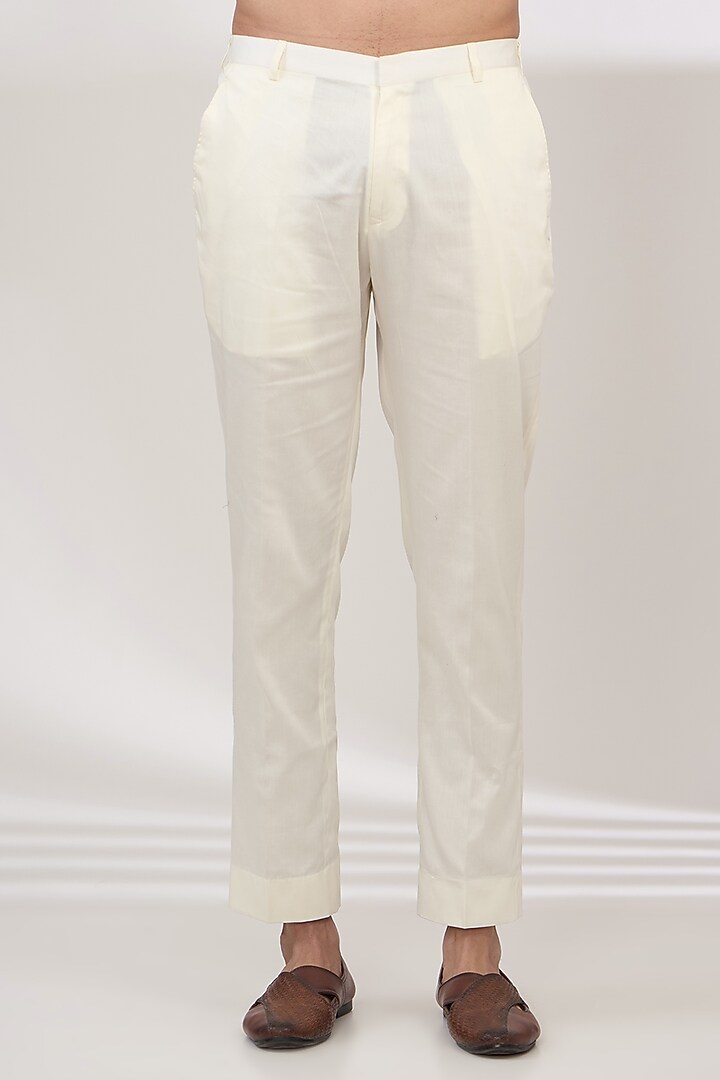 Ivory Chanderi Handloom Aari Embroidered Kurta Set by Wabi Sabi Men at Pernia's Pop Up Shop