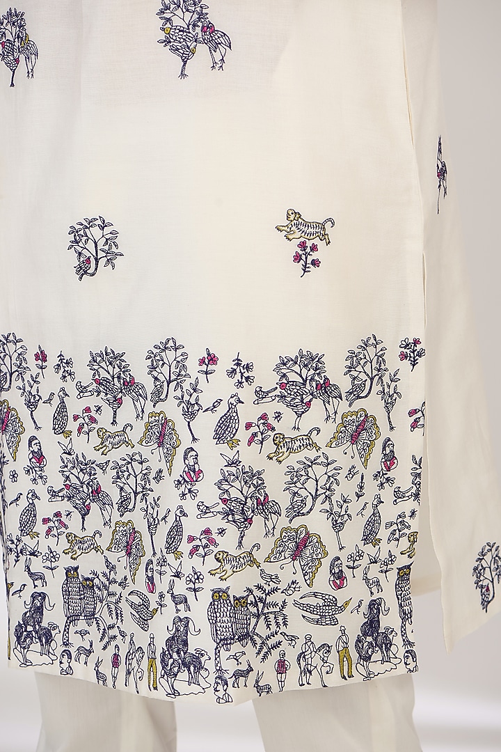 Ivory Chanderi Handloom Aari Embroidered Kurta Set by Wabi Sabi Men at Pernia's Pop Up Shop