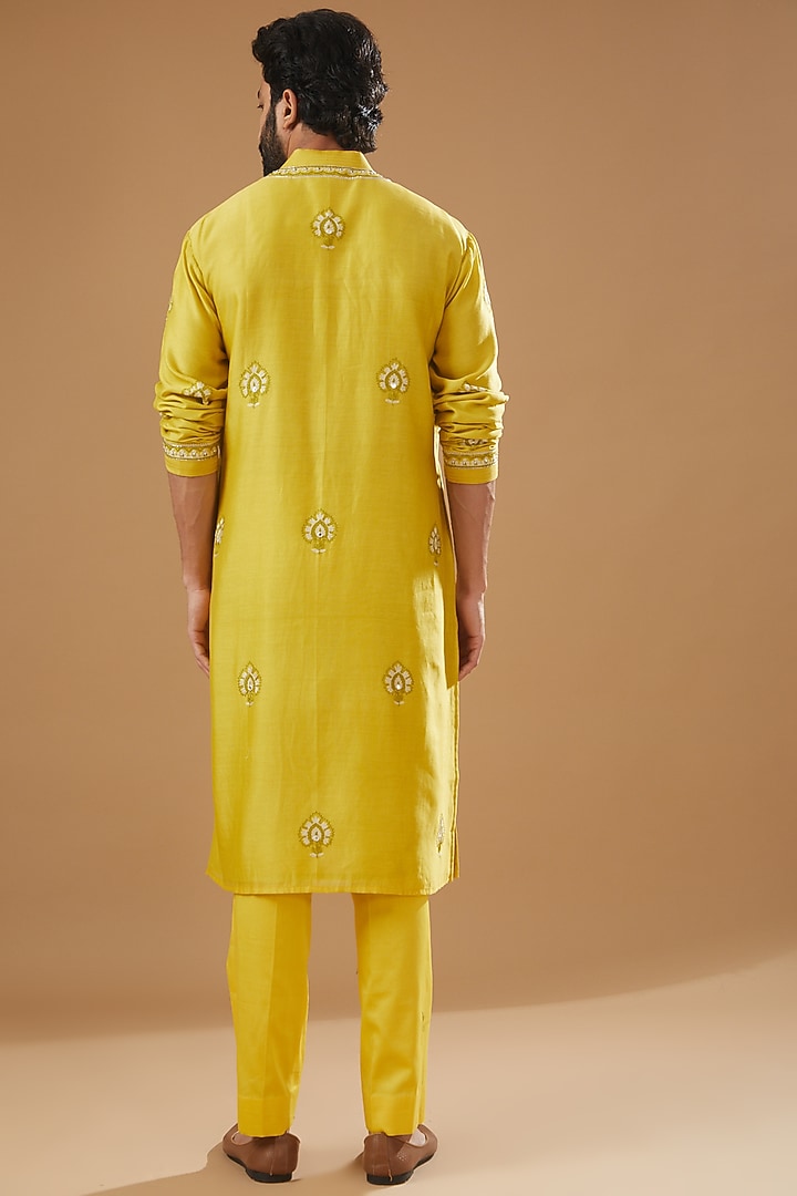 Yellow Chanderi Handloom Sequin Embroidered Kurta Set by Wabi Sabi Men at Pernia's Pop Up Shop
