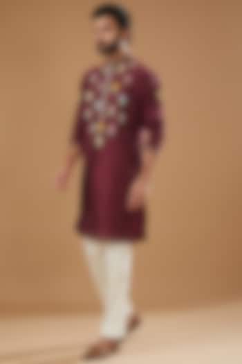 Maroon Chanderi Handloom Hand Embroidered Kurta by Wabi Sabi Men at Pernia's Pop Up Shop