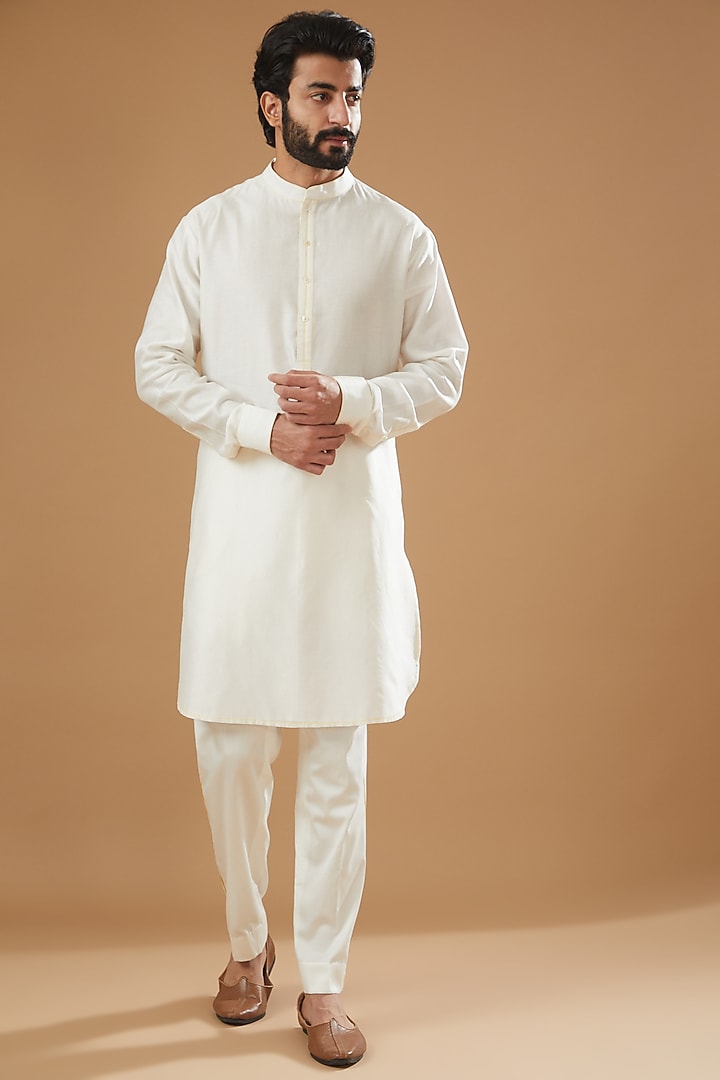 Ivory Chanderi Handloom Kurta Set by Wabi Sabi Men at Pernia's Pop Up Shop