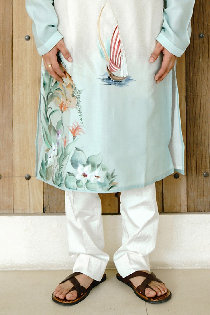 Ivory Ombre Chanderi Hand Painted Kurta Set by Wabi Sabi Men at Pernia's Pop Up Shop