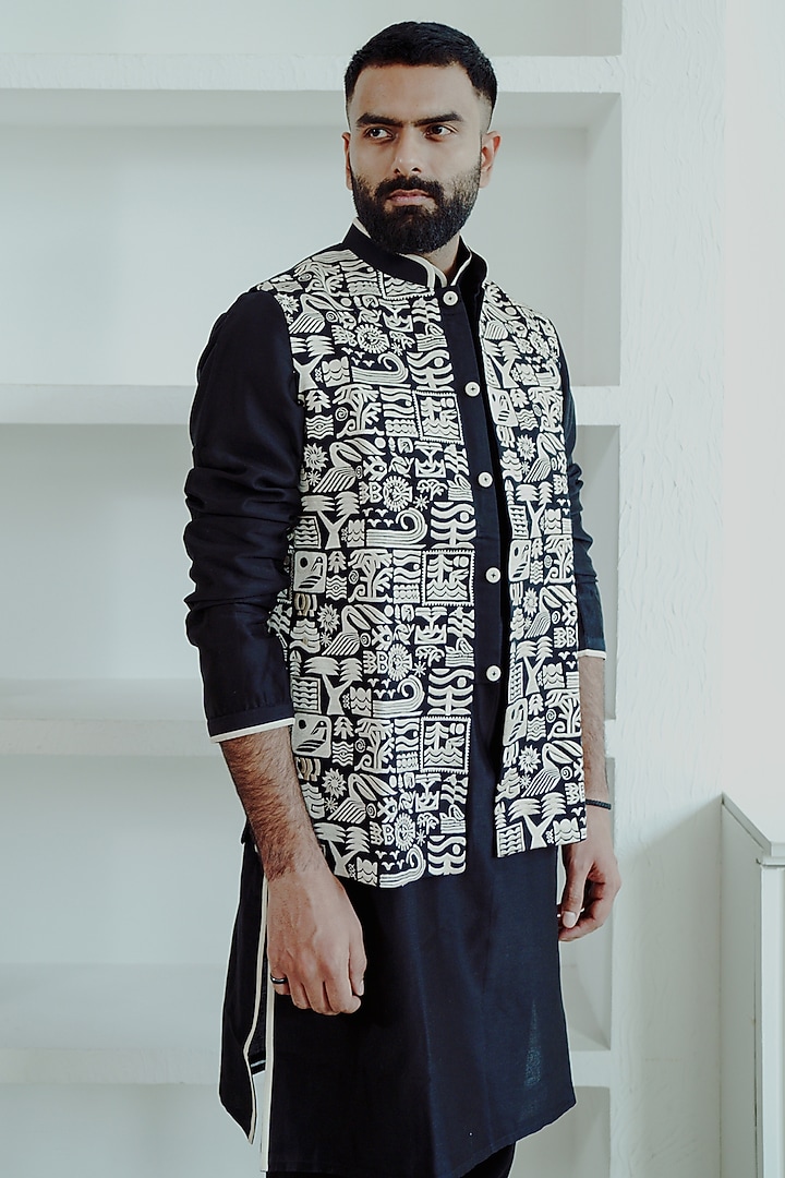 Black Chanderi Resham Embroidered Bundi Jacket Set by Wabi Sabi Men at Pernia's Pop Up Shop