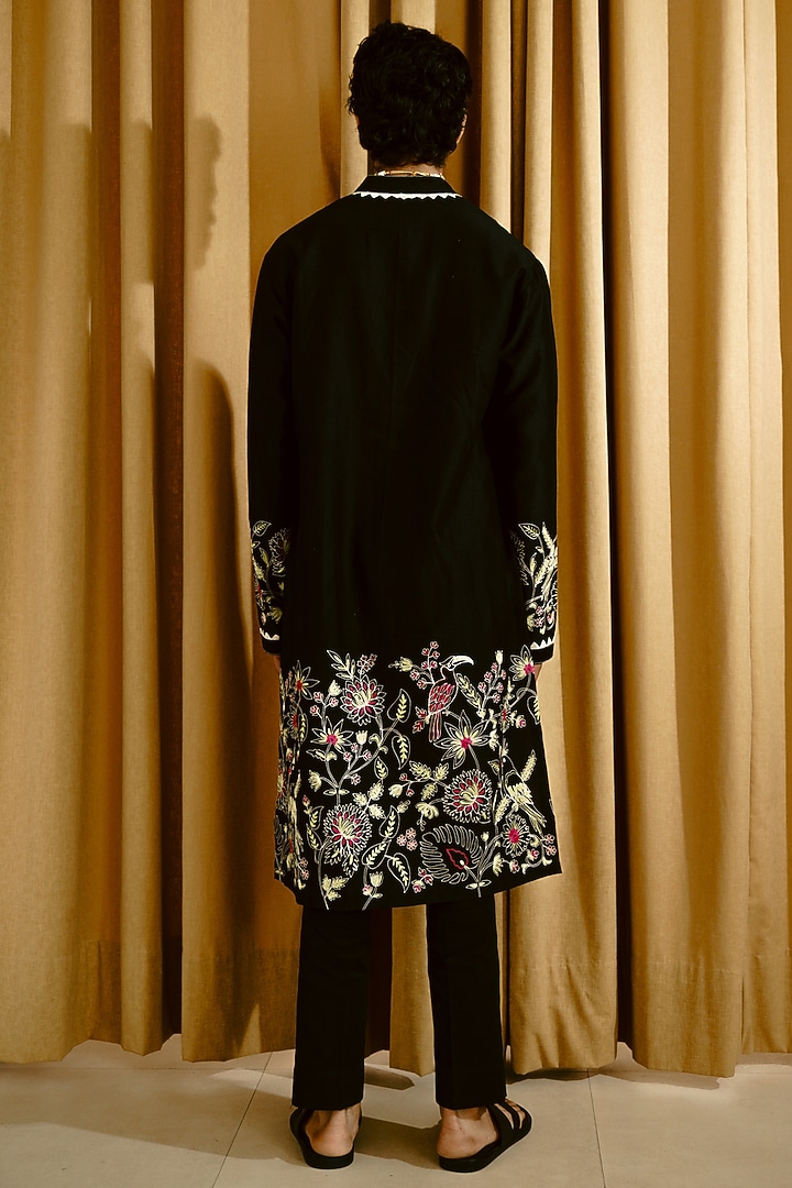 Black Chanderi Aari Embroidered Kurta Set by Wabi Sabi Men at Pernia's Pop Up Shop