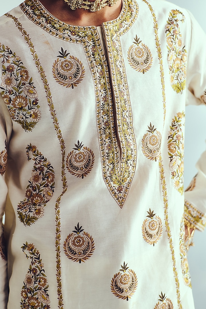 Ivory Chanderi Resham Embroidered Handloom Kurta by Wabi Sabi Men at Pernia's Pop Up Shop