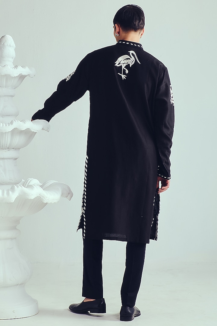 Black Chanderi Aari Embroidered Handloom Kurta Set by Wabi Sabi Men at Pernia's Pop Up Shop