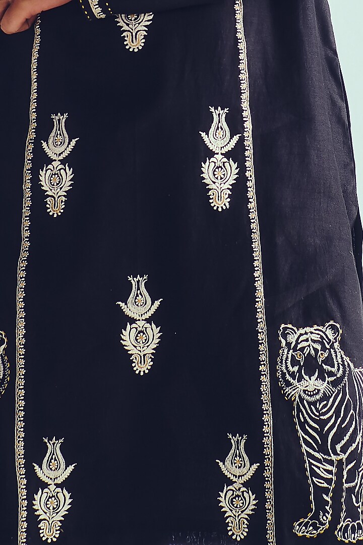 Black Chanderi Resham Embroidered Handloom Kurta Set by Wabi Sabi Men at Pernia's Pop Up Shop