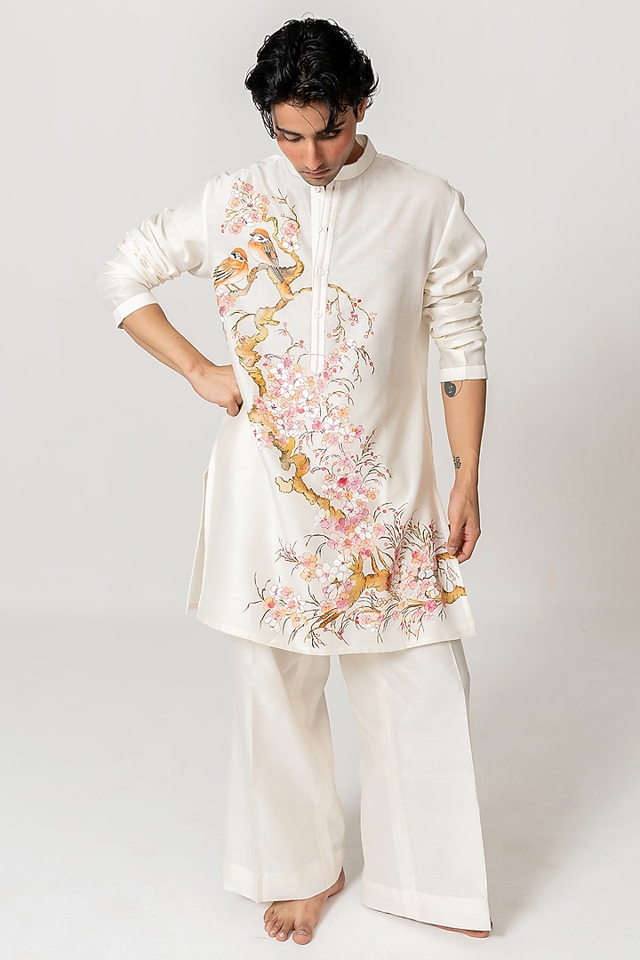 Ivory Chanderi Handloom Hand Painted Kurta Set by Wabi Sabi Men at Pernia's Pop Up Shop