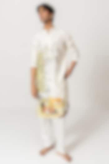 Ivory Chanderi Handloom Hand Painted Kurta Set by Wabi Sabi Men at Pernia's Pop Up Shop