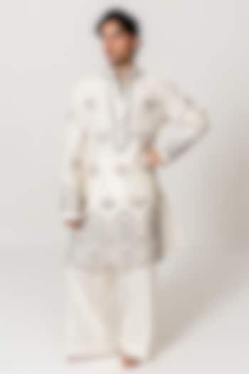 Ivory Chanderi Handloom Resham Embroidered Kurta Set by Wabi Sabi Men at Pernia's Pop Up Shop