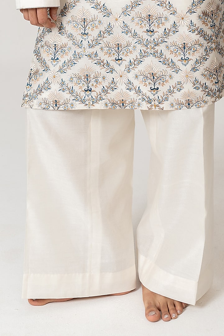 Ivory Chanderi Handloom Resham Embroidered Kurta Set by Wabi Sabi Men at Pernia's Pop Up Shop