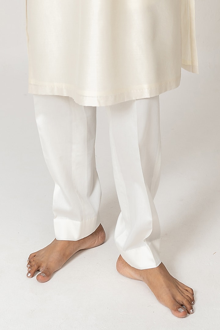 Ivory Chanderi Handloom Resham Embroidered Kurta Set by Wabi Sabi Men at Pernia's Pop Up Shop