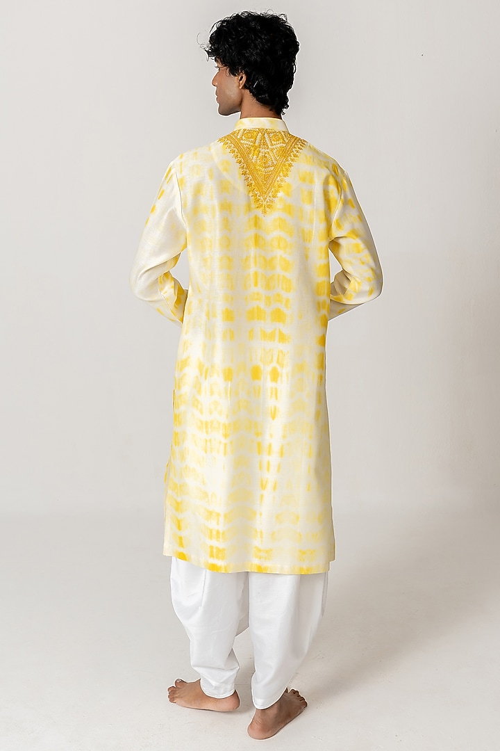 Ivory & Yellow Chanderi Handloom Tie-Dyed Kurta Set by Wabi Sabi Men at Pernia's Pop Up Shop
