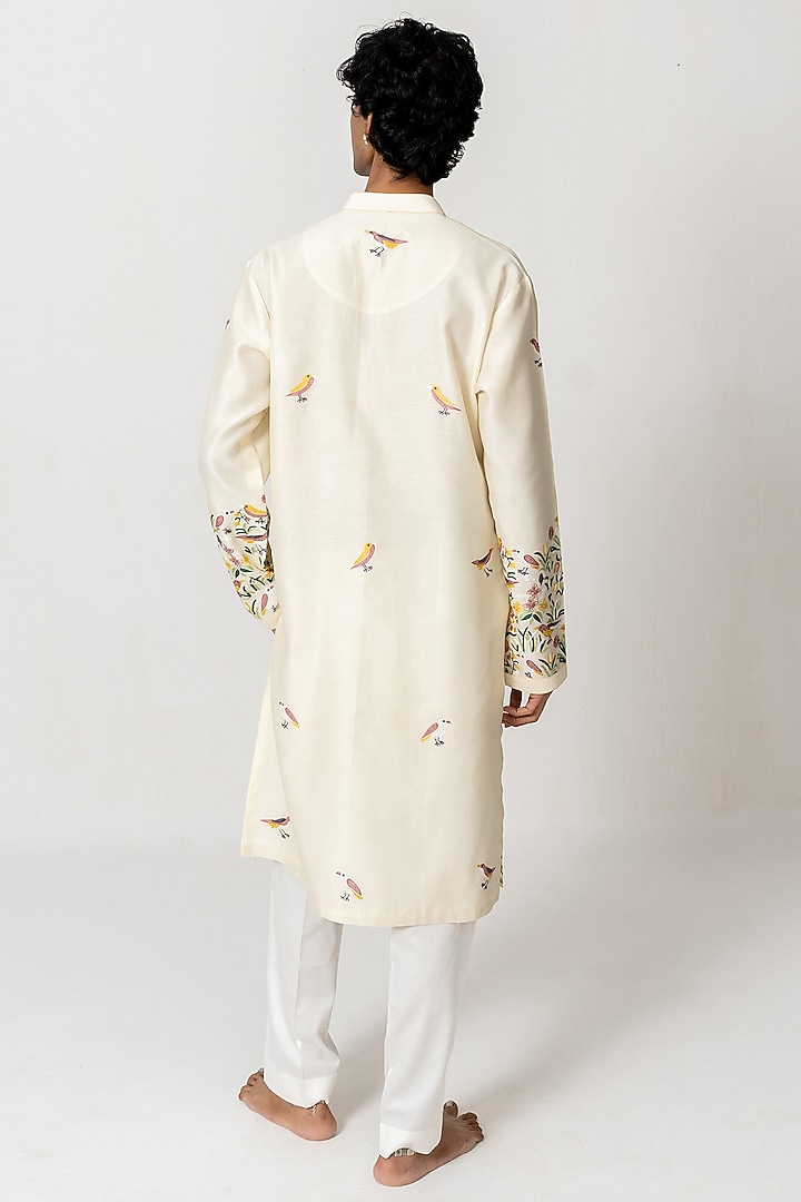 Butter Yellow Chanderi Handloom Aari Embroidered Kurta Set by Wabi Sabi Men at Pernia's Pop Up Shop