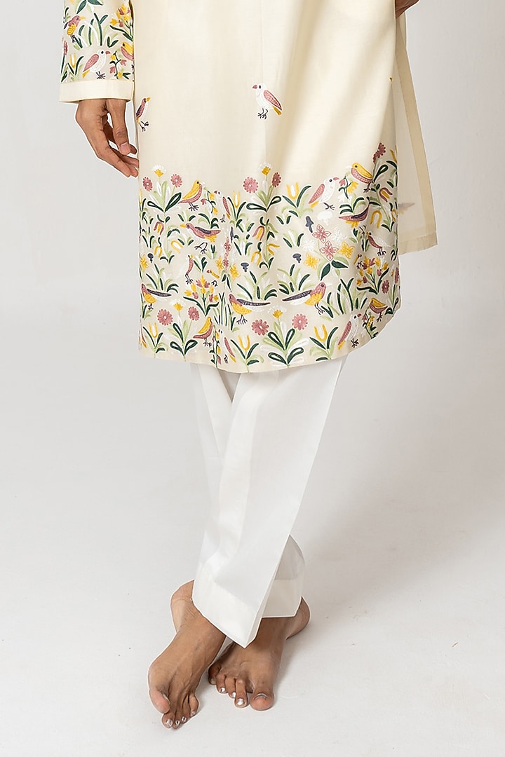 Butter Yellow Chanderi Handloom Aari Embroidered Kurta Set by Wabi Sabi Men at Pernia's Pop Up Shop