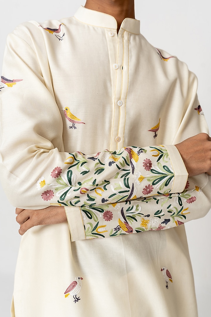 Butter Yellow Chanderi Handloom Aari Embroidered Kurta Set by Wabi Sabi Men at Pernia's Pop Up Shop
