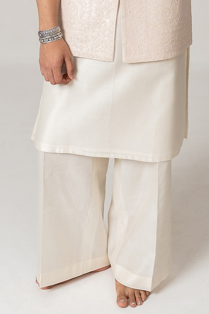 Faint Pink Chanderi Handloom Marodi Embroidered Bundi Jacket Set by Wabi Sabi Men at Pernia's Pop Up Shop
