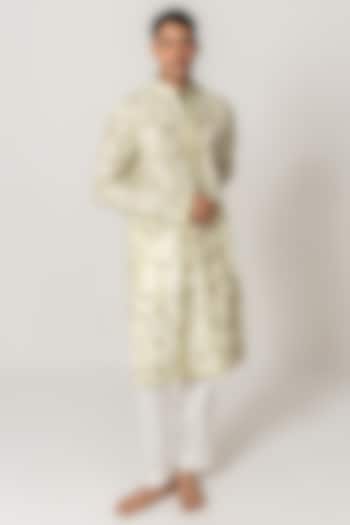 Pearl-Colored Chanderi Dori Embroidered Handloom Kurta Set by Wabi Sabi Men at Pernia's Pop Up Shop
