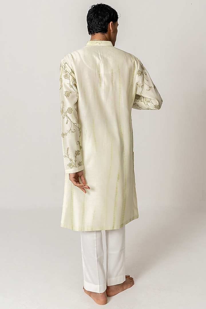 Pearl-Colored Chanderi Dori Embroidered Handloom Kurta Set by Wabi Sabi Men at Pernia's Pop Up Shop
