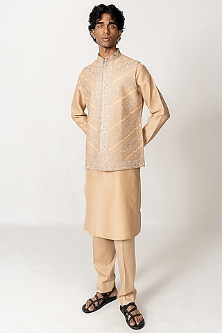 Honey Beige Chanderi Aari Embroidered Bundi Jacket Set by Wabi Sabi Men