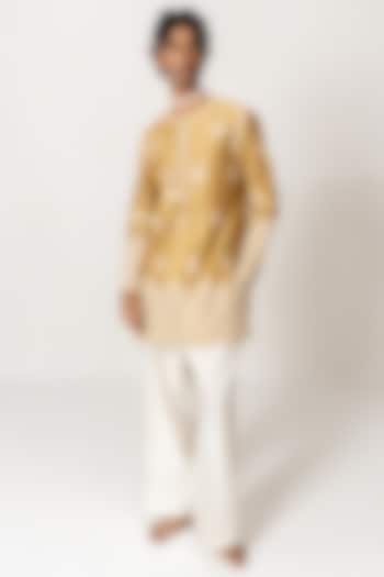 Dusty Mustard Dori Embroidered Handloom Short Kurta Set by Wabi Sabi Men at Pernia's Pop Up Shop