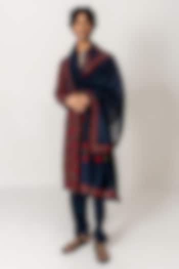 Midnight Blue Chanderi Aari Embroidered Kurta Set by Wabi Sabi Men at Pernia's Pop Up Shop