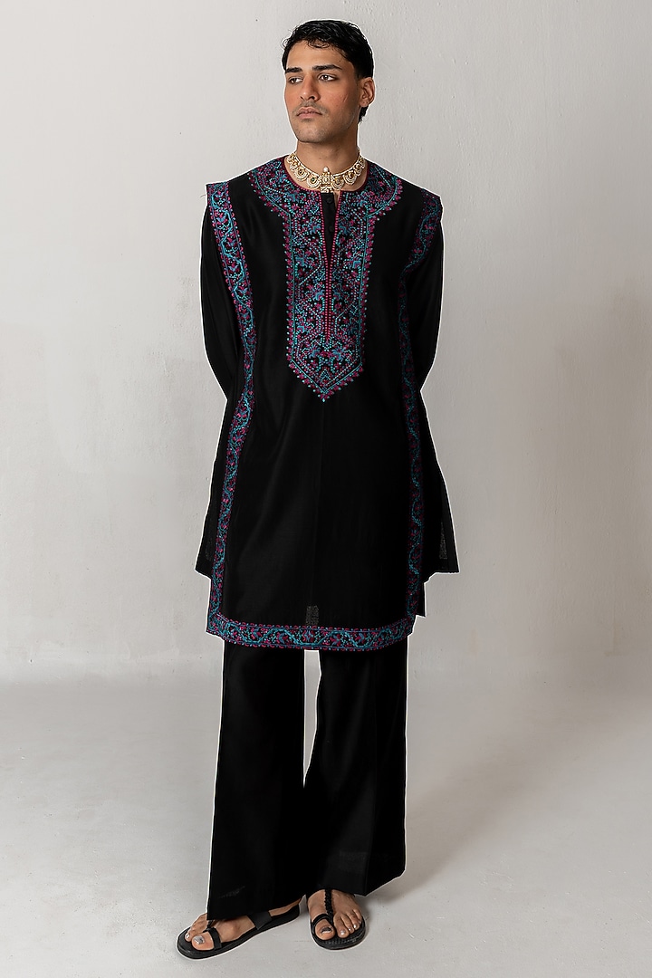 Black Chanderi Resham Embroidered Handloom Kurta Set by Wabi Sabi Men at Pernia's Pop Up Shop
