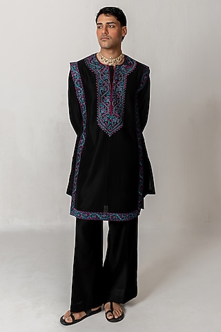 Black Chanderi Resham Embroidered Handloom Kurta Set by Wabi Sabi Men