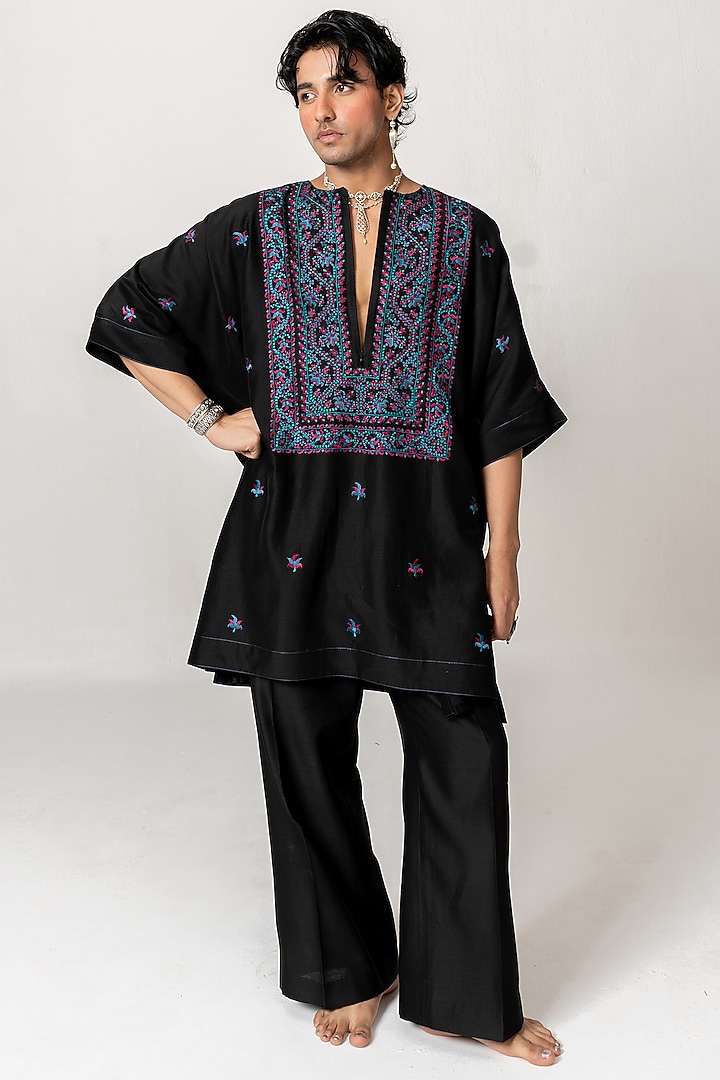 Black Chanderi Resham Embroidered Handloom Kurta Set by Wabi Sabi Men at Pernia's Pop Up Shop