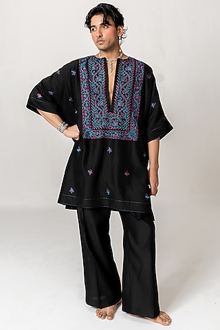 Black Chanderi Resham Embroidered Handloom Kurta Set by Wabi Sabi Men