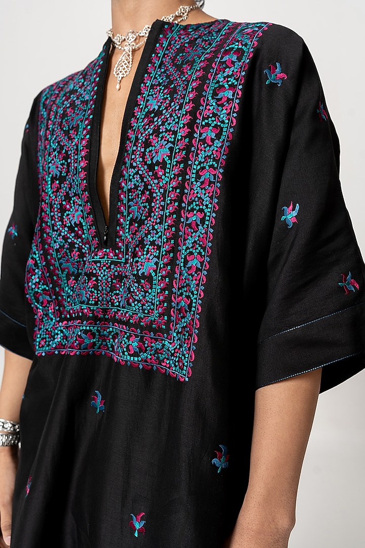 Black Chanderi Resham Embroidered Handloom Kurta Set by Wabi Sabi Men at Pernia's Pop Up Shop