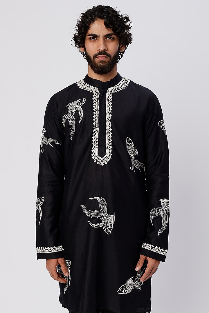 Black Embroidered Kurta Set by Wabi Sabi Men at Pernia's Pop Up Shop