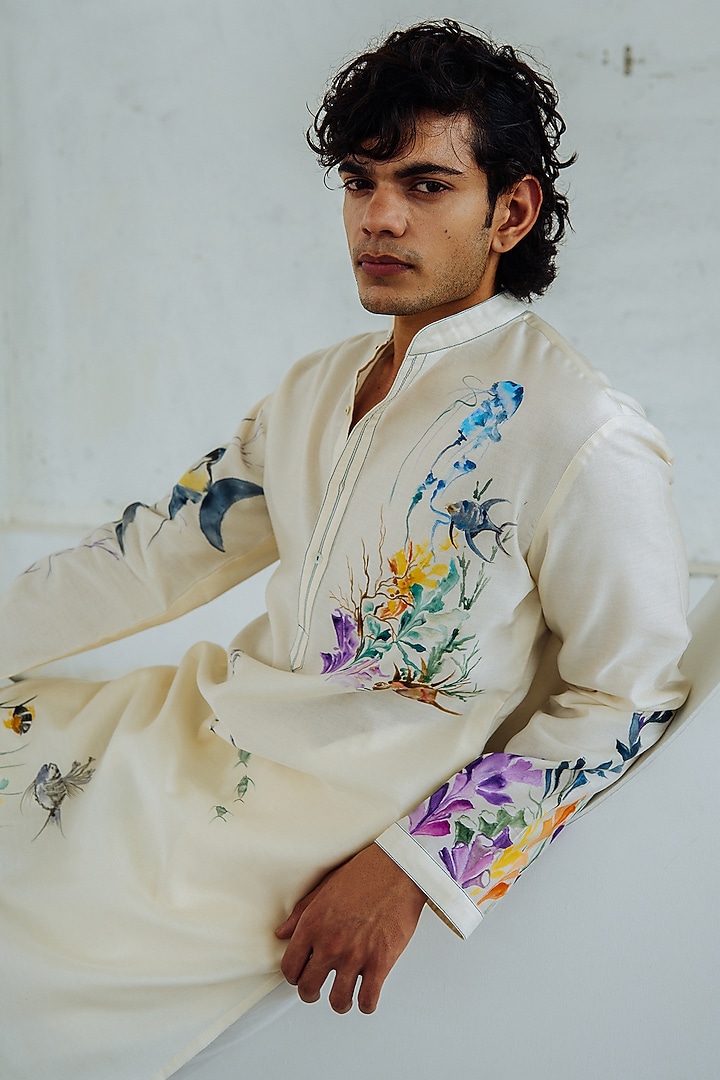 Ivory Chanderi Hand Painted Kurta Set by Wabi Sabi Men at Pernia's Pop Up Shop
