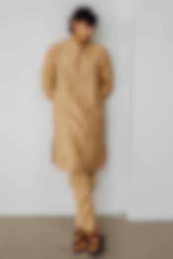 Gold Chanderi Embroidered Kurta Set by Wabi Sabi Men at Pernia's Pop Up Shop