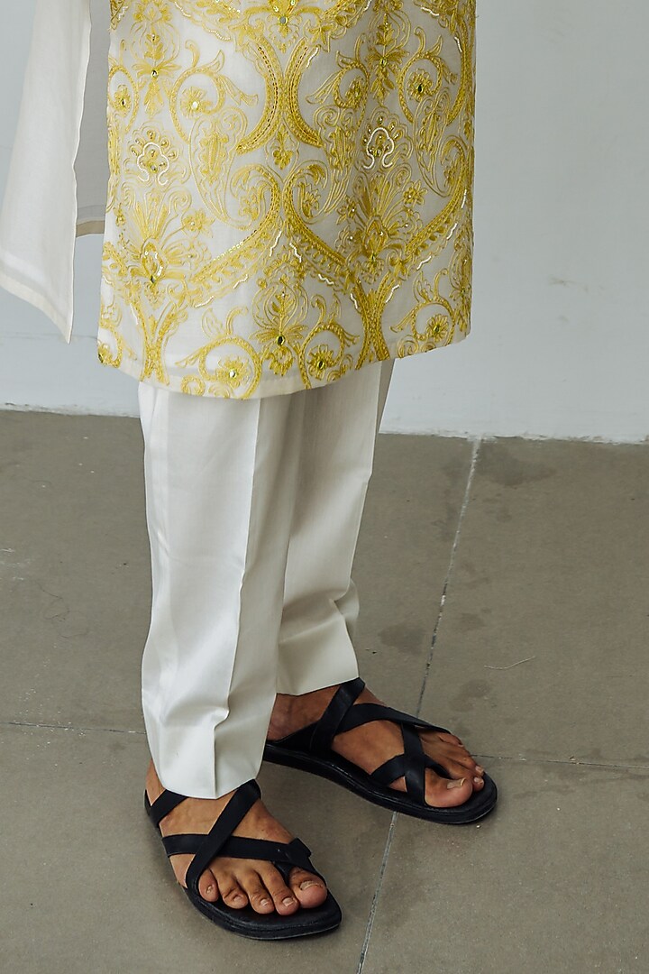 White Chanderi Hand Embroidered Kurta Set by Wabi Sabi Men at Pernia's Pop Up Shop
