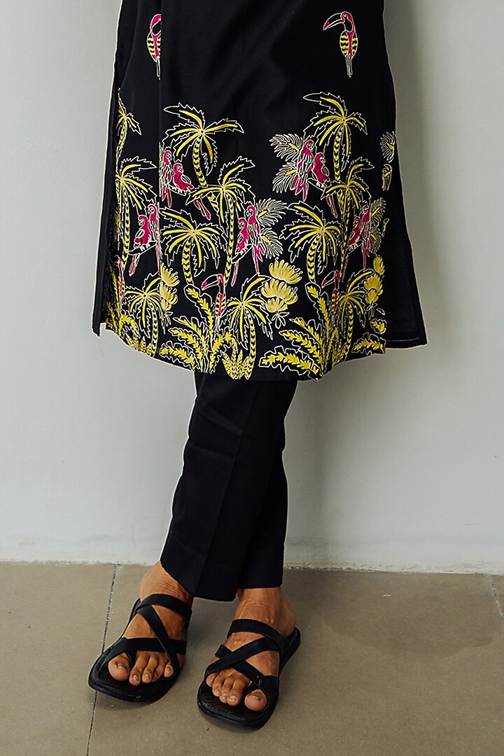Black Chanderi Embroidered Kurta Set by Wabi Sabi Men at Pernia's Pop Up Shop