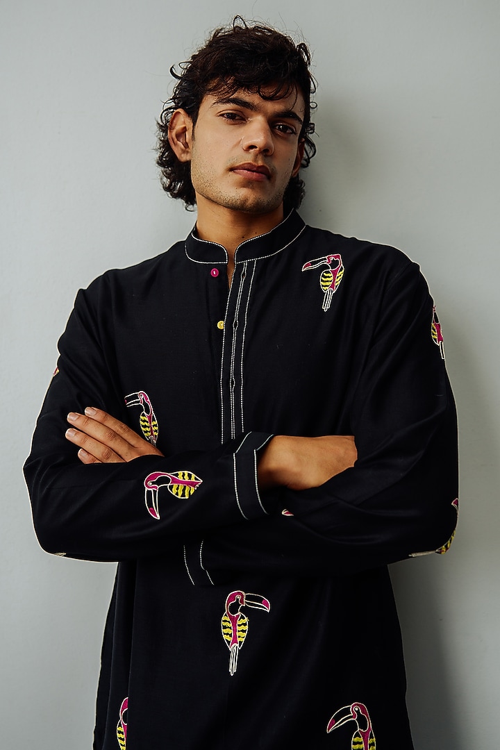 Black Chanderi Embroidered Kurta Set by Wabi Sabi Men at Pernia's Pop Up Shop