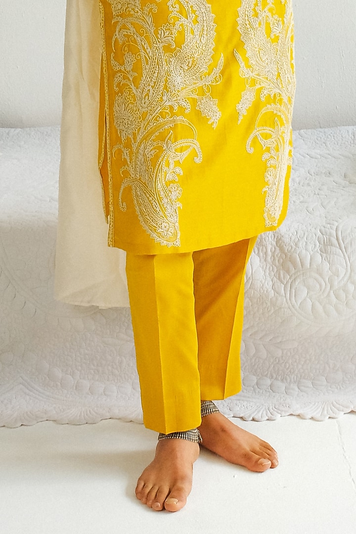 Mustard Yellow Chanderi Handloom Marodi Embroidered Kurta Set by Wabi Sabi Men at Pernia's Pop Up Shop